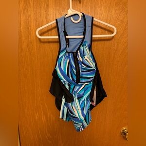 Sz S ZeroXposer tankini NWT. Blue and black swirl pattern. Racer back. Cute